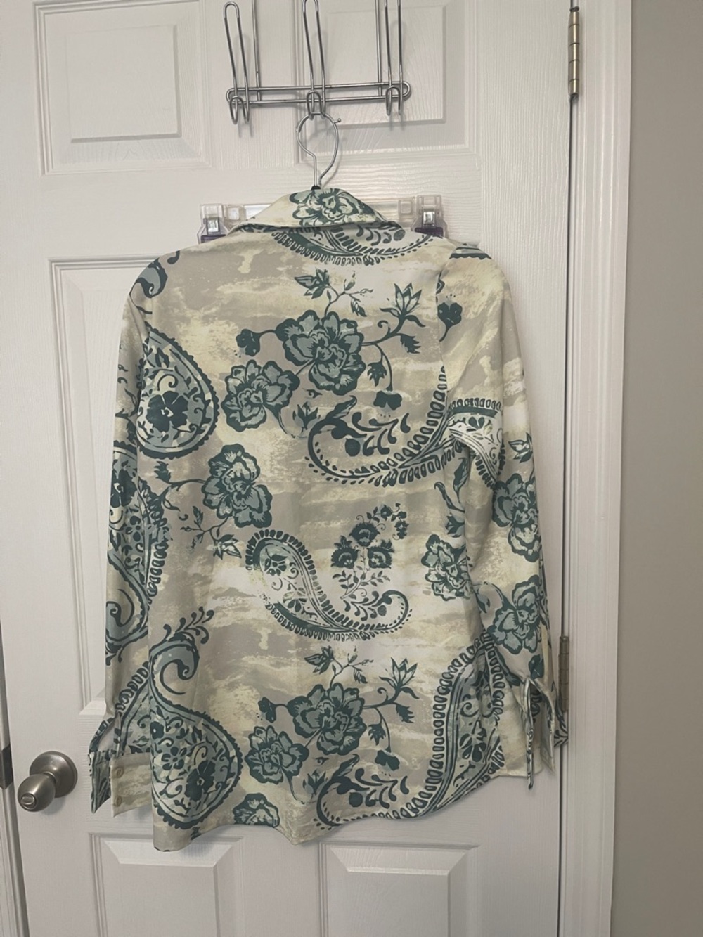 PrettyLittleThing  Paisley top